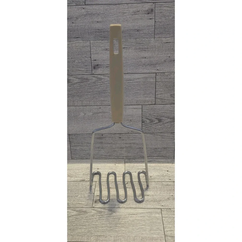 Vintage Long-Shaft ANDROCK Potato Masher Kitchen Utensil White Handle‎